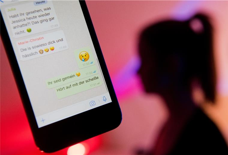 Wer in sozialen Netzwerken aktiv ist, stößt schnell auch auf Hass im Netz. Die Folgen können für Betroffene schwerwiegend sein. 