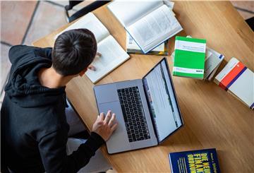 Wer Interesse an einem Studium an der Hochschule Bremerhaven hat, kann sich an drei Terminen digital kundig machen.