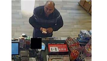 Wer kennt diesen Mann? Er soll in Langwedel im Kreis Verden mit einem Wechselgeldtrick eine Tankstelle betrogen haben.