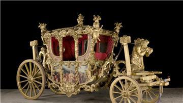 Wer möchte eine Kutsche haben? Das Londoner Auktionshaus Bonhams versteigert die Reproduktion der Krönungskutsche.