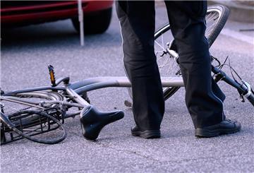 Verkehrsunfall symbolbild
