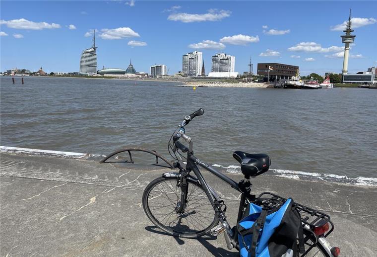Fahrrad, Bremerhavener Skyline, Fischereihafen