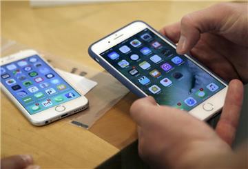 Zwei Smartphones