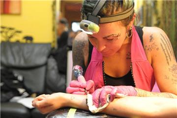Wer sich nach einem Tattoo sehnt, findet am Sonnabend zahlreiche Tätowierer in der Alten Bürger.