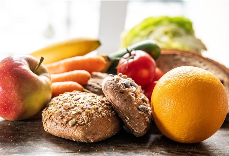 Nur wer richtig isst, trainiert auch gut Wer Sport treibt, sollte auf gute Ernährung achten.