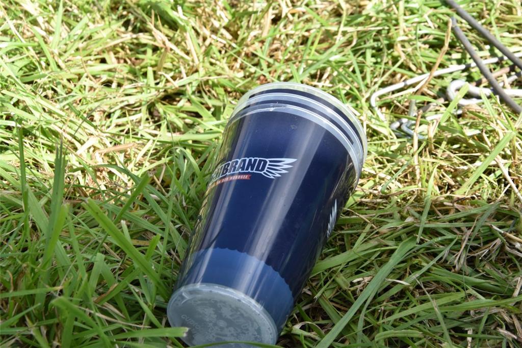 Wer suchet, der findet: Bei 2 Euro pro Becher kann man sich ein schönes Tascheng...