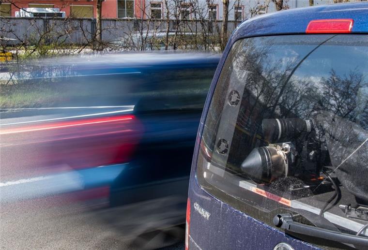 Wo stehen die Blitzer im Landkreis Rotenburg? Wer zu schnell an der Radarfalle vorbei fährt, der muss sich auf eine saftige Rechnung einstellen.