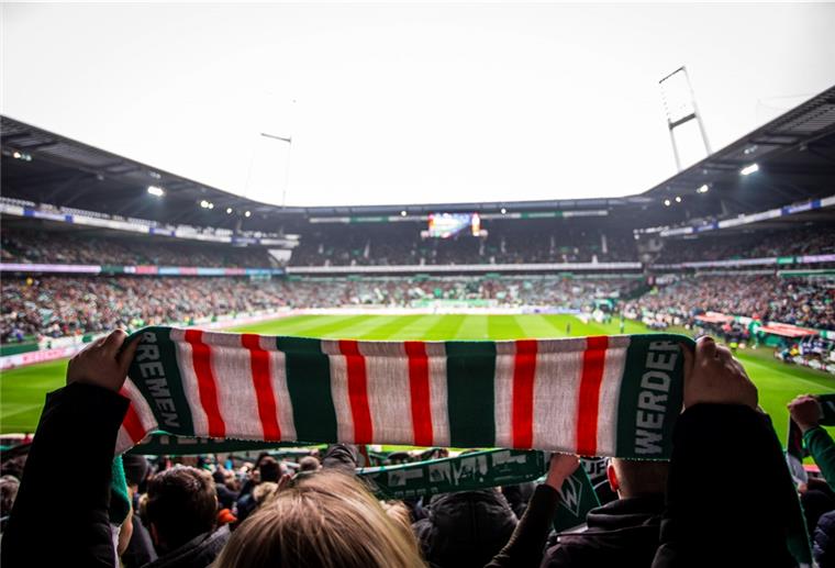 Werder Bremen - lebenslang grün-weiß. So heißt das Motto des Fußball-Bundesligisten. Am Wochenende wird es (erneut) auf die Probe gestellt.