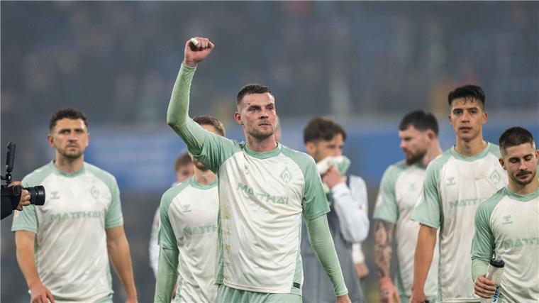 Werder trifft im Pokal auf Darmstadt um Ex-Coach Kohfeldt Werder Bremen nach dem 1:0 im DFB-Pokal beim SC Paderborn.