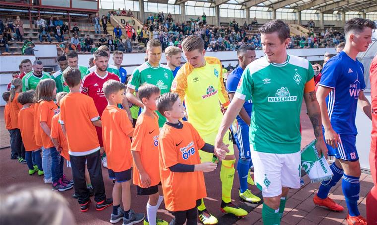 DFB-Pokal: Weichen Atlas und Werder nach Bremerhaven aus? Werder Bremen war erst 2018 bei einem Blitzturnier zu Gast im Bremerhavener Nordseestadion.