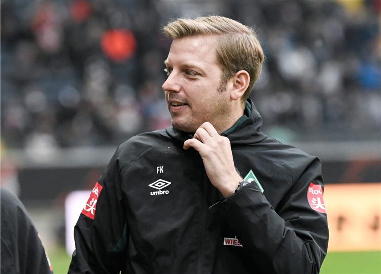 Werder Bremen gegen Berlin ohne Spieler-Trio Werder Bremens Trainer Florian Kohfeldt muss im Heimspiel am Samstag auf ein Spieler-Trio verzichten.
