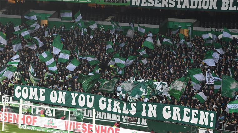 Werder-Fans in der Frauen-Bundesliga.