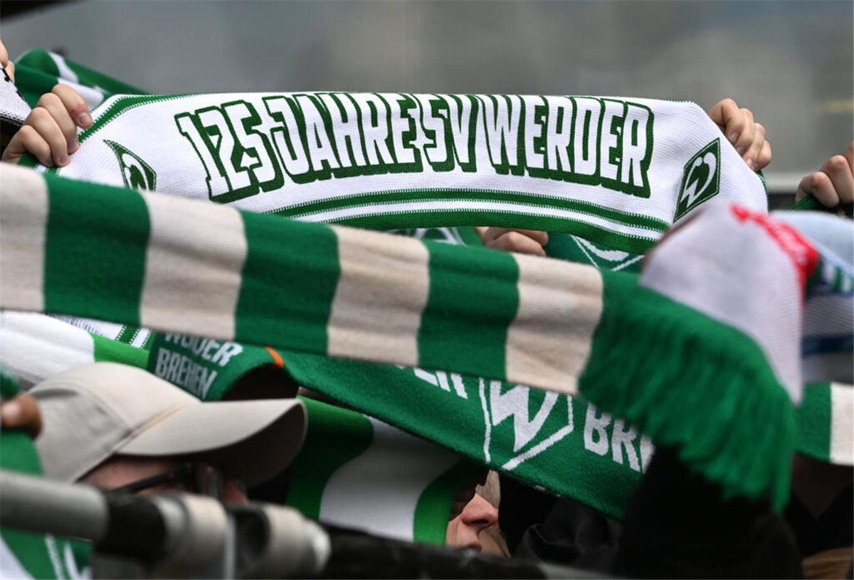 Fußball-Highlight in Bremen: Polizei warnt vor Staus und Autoaufbrüchen