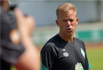 Werder Trainer Marcus Anfang reist mit 28 Spielern nach Österreich.