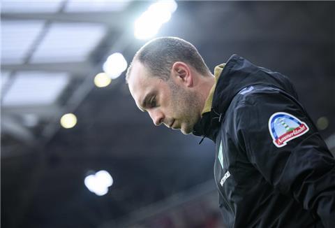 Werder-Trainer Ole Werner ist nachdenklich.
