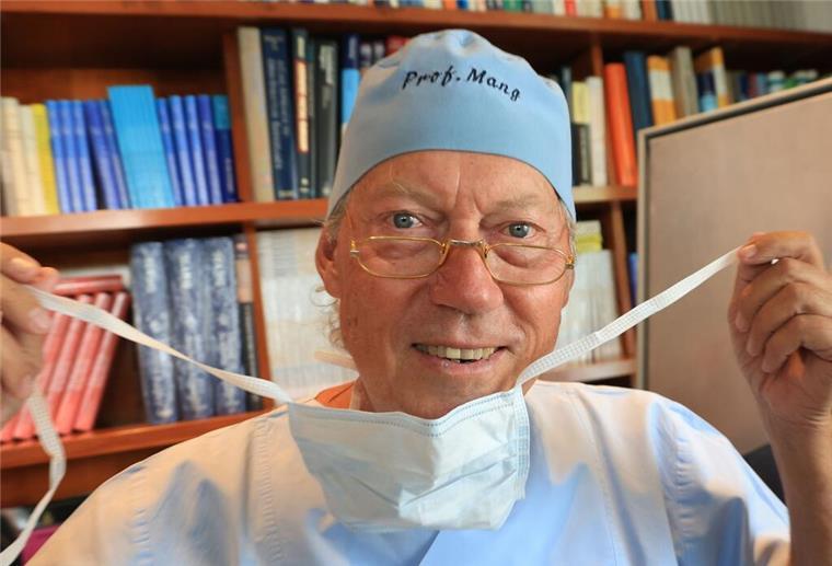 Werner Mang, Schönheitschirurg und Leiter der Bodenseeklinikur, wird 75 Jahre alt.