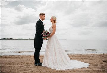 Hochzeit Paar Heiraten Strand Bremerhaven Weserstrand