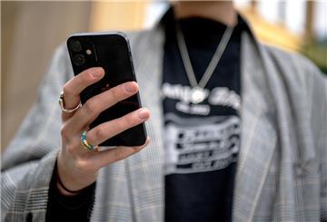 WhatsApp bietet seinen Nutzern jetzt eine neue Funktion an - Sprachnachrichten waren gestern.