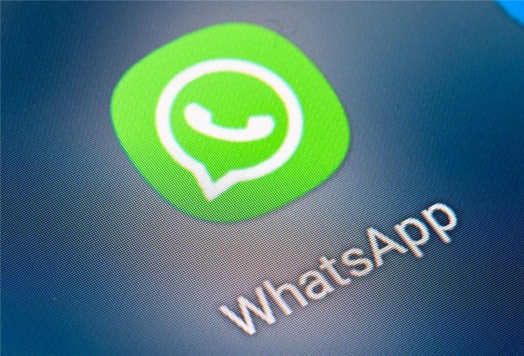Kein langes Suchen mehr: Whatsapp plant neue Funktion Whatsapp-Icon auf dem Bildschirm eines Smartphones.