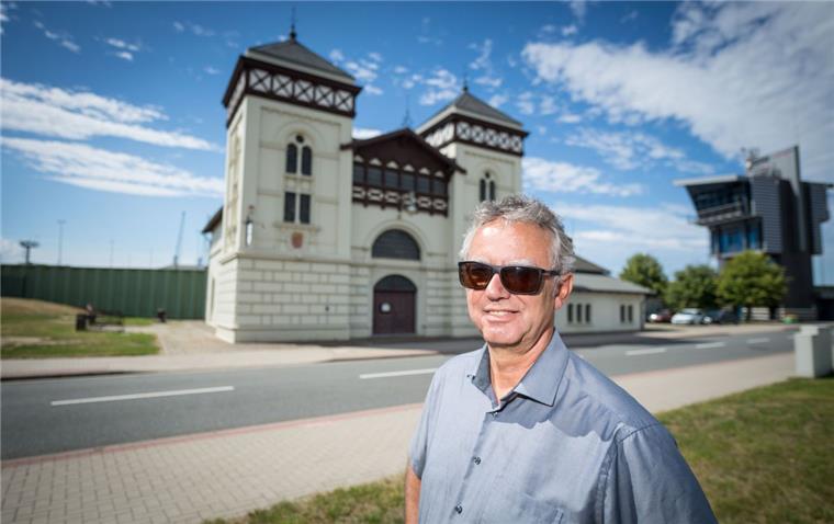 Aus für Gastronomie-Pläne in Bremerhavens Altem Kraftwerk Wie geht es weiter mit dem Alten Kraftwerk in Bremerhaven? Laut Bremenports-Sprecher Holger Bruns wird jetzt geprüft, ob ein erneuter Vorstoß in Richtung Gastronomie unternommen oder Alternativpläne entwickelt werden.