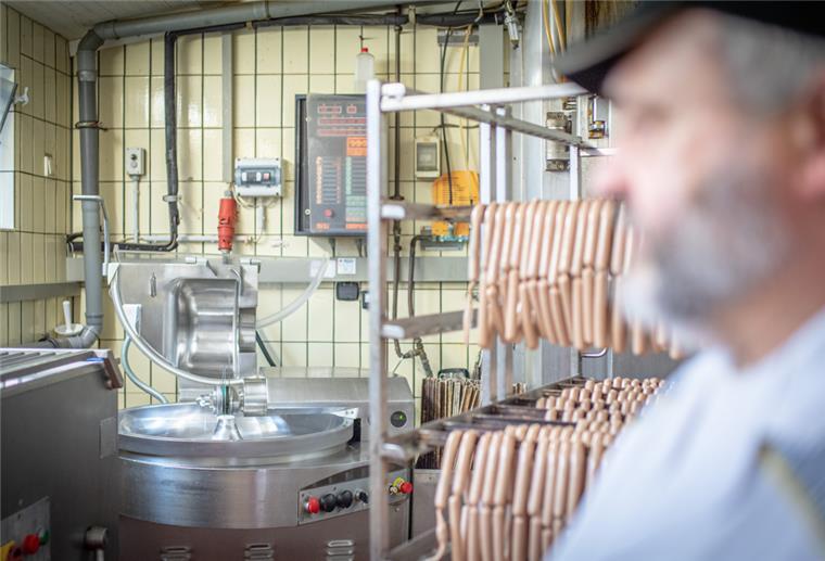 Separatorenfleisch: Kein Thema für diese Cuxland-Schlachter Wie Landschlachter arbeiten erklärt Jürgen Bitzer.