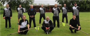 Wie schon im vergangenen Jahr steht der KBV Schweewarden im Pokal-Finale. Von links: Sascha Freese, Christian Edzards, Denis Wache, Janik Bruns, Karsten Bruns, Andre Bruns, Maik Wache, Björn Helmerichs, Bjarne Frerichs und Stefan Freese.