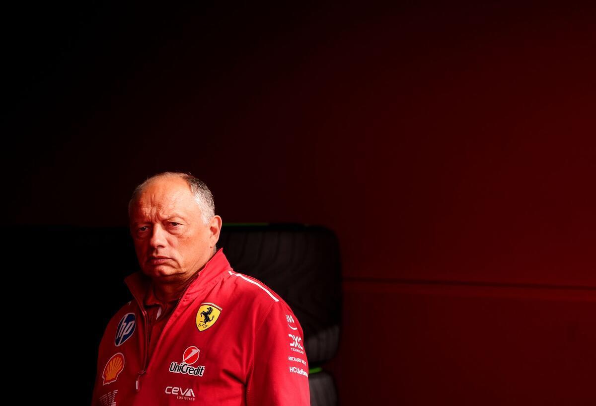 Gerüchte um Horner und Ferrari - Hamilton: „Nicht hilfreich“ Wie sicher ist der Job von Fred Vasseur?