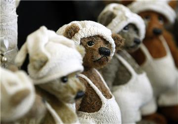 Wie süß: Teddybären, so weit das Auge reicht, gibt es an diesem Wochenende auf der  Messe"Euro Teddy"  in Essen.
