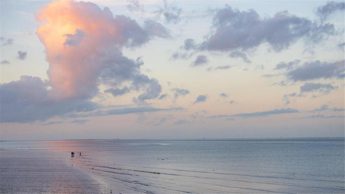 Neuer Temperaturrekord: 2024 dürfte das wärmste Jahr der Geschichte werden Wie warm oder kühl es auf der Erde ist, hängt auch von den Wolken ab. (Archivbild)