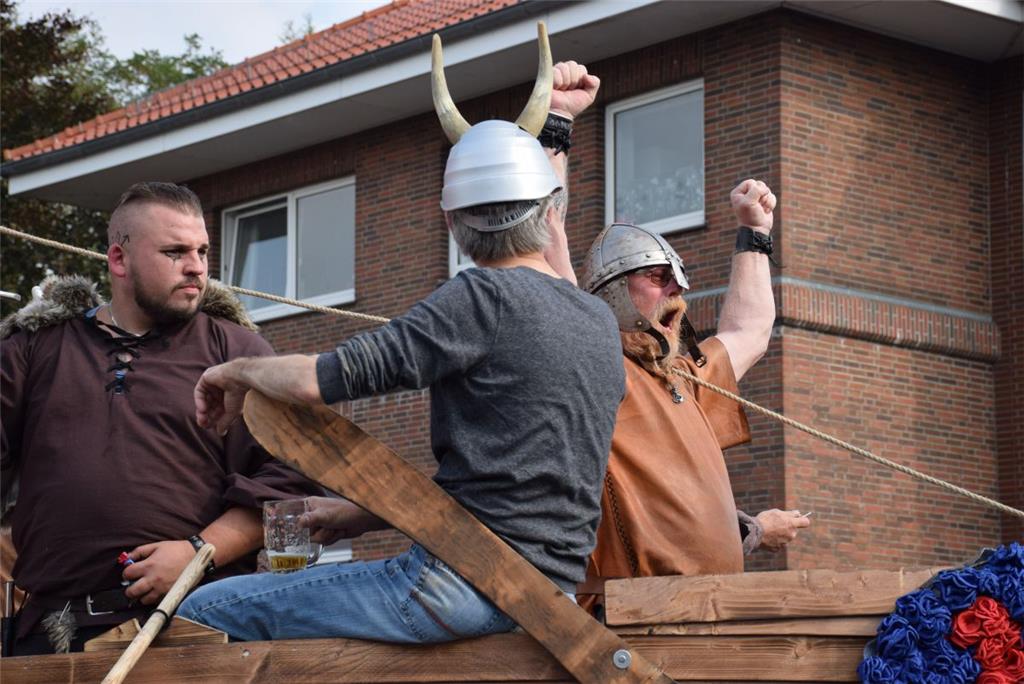 Wikinger nimmt man aufs Horn. Foto: Edel