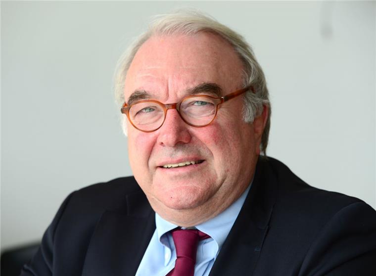 Kein Kandidat in Sicht: Will kein Bremerhavener Genosse der Nachfolger von Uwe Beckmeyer werden? Der Bundestagsabgeordnete will bei den Wahlen im kommenden Jahr nicht noch einmal antreten. Verliert jetzt Bremerhaven den Posten?