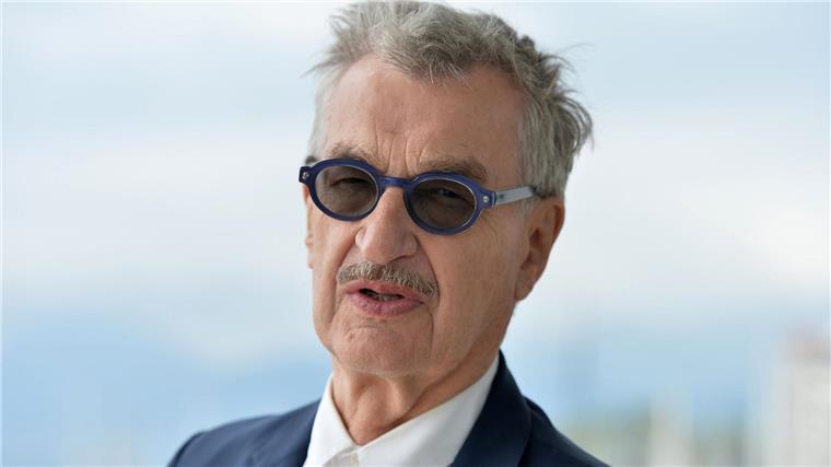 Wim Wenders und Ilker Catak für Oscar nominiert Wim Wenders, deutscher Regisseur, vor der Premiere seines Wettbewerbsfilmes „Perfect Days“. Wenders ist in der Sparte bester internationaler Film für einen Oscar nominiert.