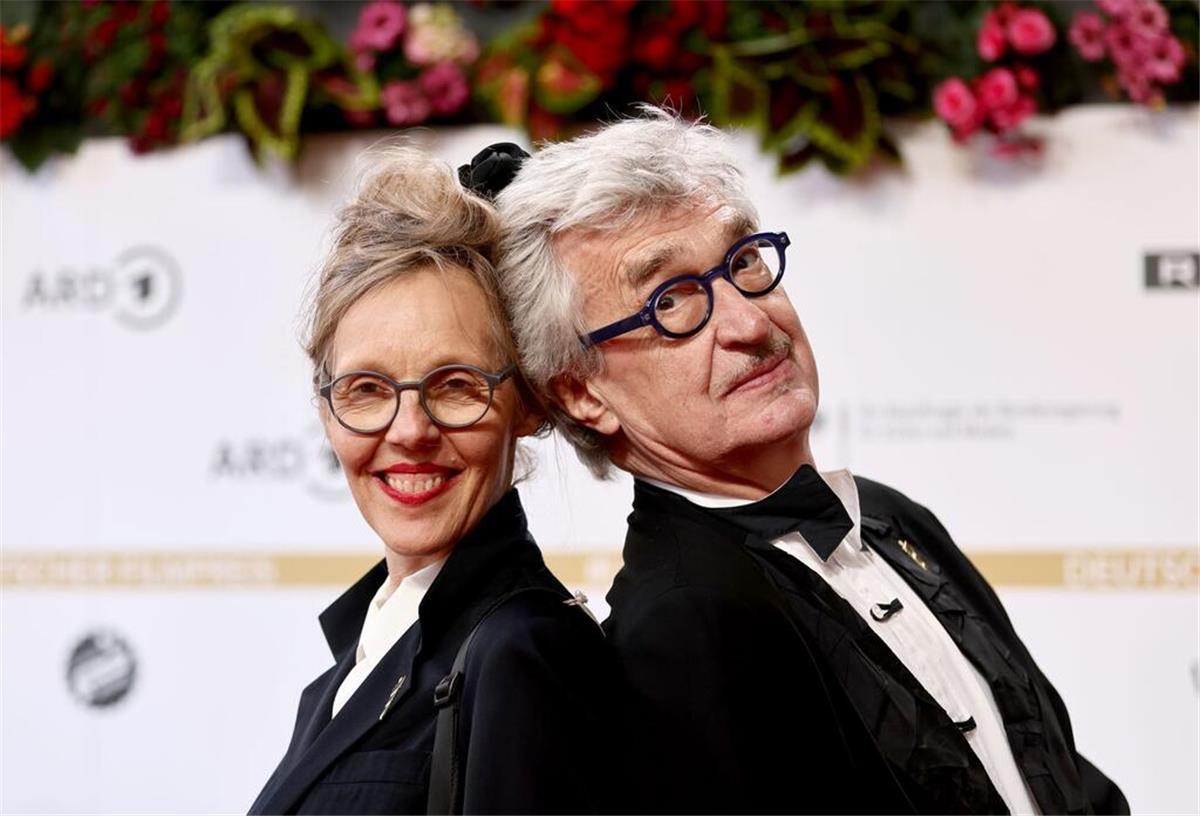 Vom Trümmerkind zum Weltbürger: Wim Wenders wird 80 Wim Wenders und seine Frau Donata. (Archivbild)