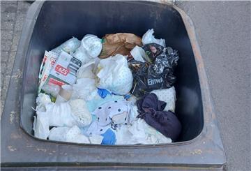 Windeln haben - genau wie Plastiktüten - nichts in der Papiertonne zu suchen.