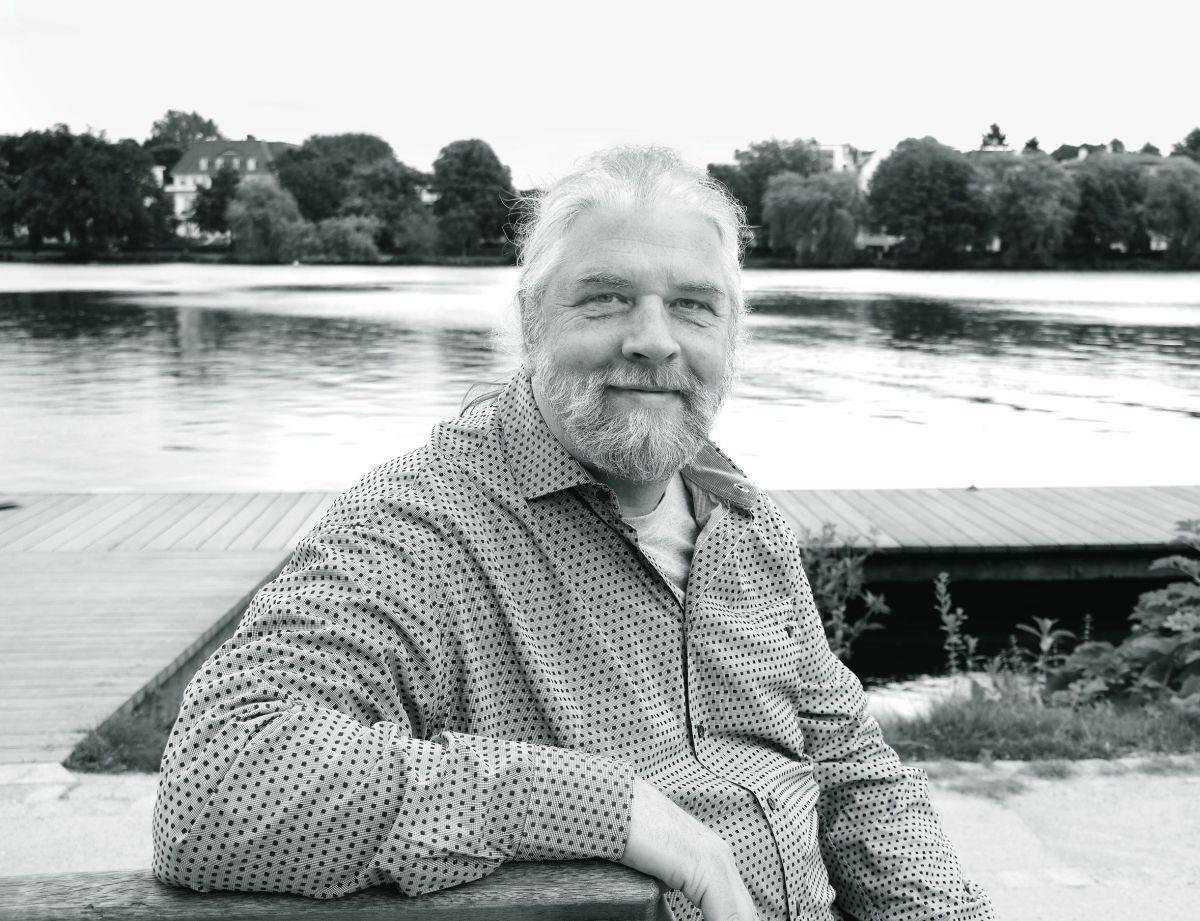 Winfried Hammelmann ist unter die Romanautoren gegangen. Am 13. September stellt er sein Buch "Zeit für Wolke 7" in Tarmstedt vor.