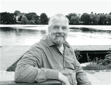 Winfried Hammelmann ist unter die Romanautoren gegangen. Am 13. September stellt er sein Buch "Zeit für Wolke 7" in Tarmstedt vor.