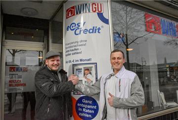 WINGU-Geschäftsführer Dennis Guziewicz (links) und Fredijs Reiris, Inhaber von Reiris Objekttechnik, bündeln ihre Kompetenzen.