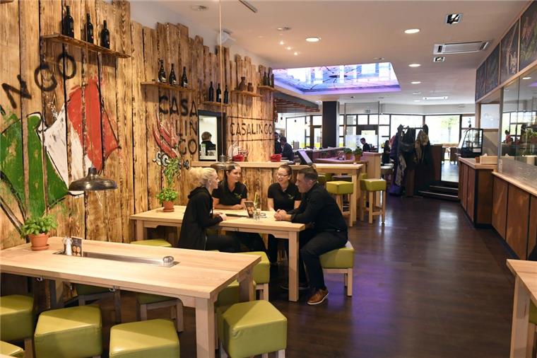 Bella Italia mitten in Bremerhaven Wir haben für euch schon mal reingeschaut ins Casalingo am Theodor-Heuss-Platz in Bremerhaven. Sieht doch gemütlich aus, oder?