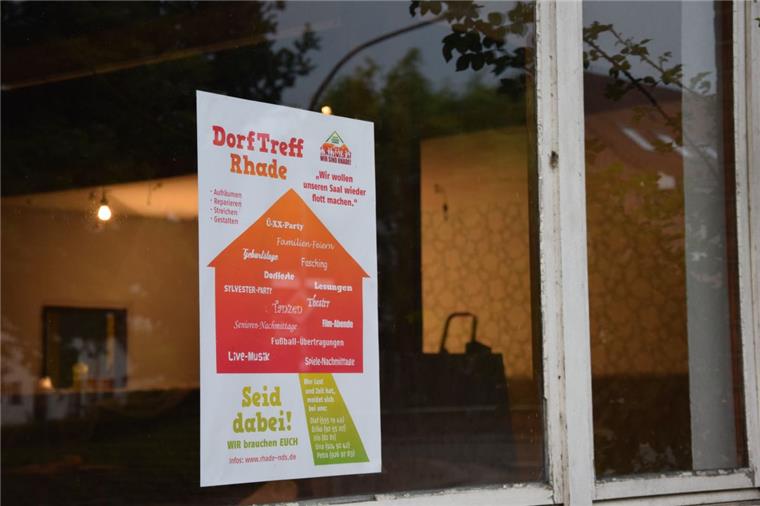 "Wir wollen unseren Saal wieder flott machen": Die Rhader Arbeitsgruppe für den Dorftreff wirbt um Ideen und weitere Mitstreiter. 