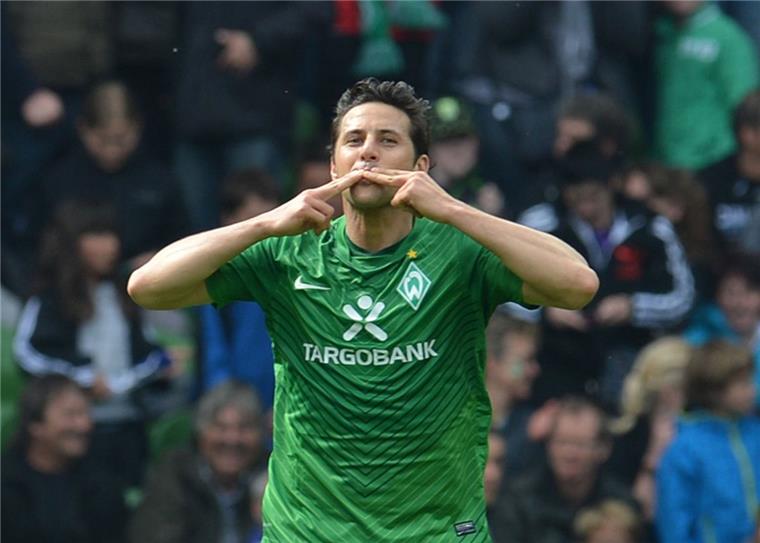 Wirft Claudio Pizarro ein letztes Mal gegen den Hamburger SV ein Küsschen zu den Fans?