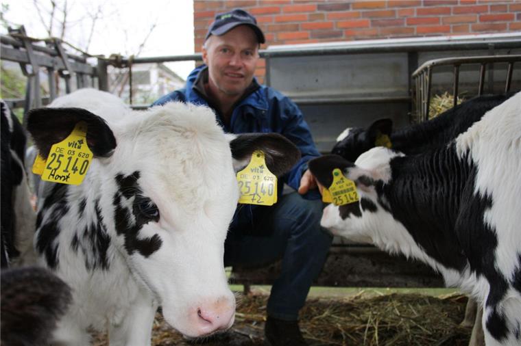 Wirtschaftet seit 2014 nach den Richtlinien von Bioland: Landwirt Harm von Hollen aus Offenwarden.  
