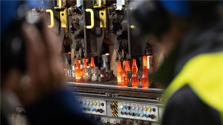 Wirtschaftsminister Habeck will erreichen, dass die Strompreise für die Industrie weiter sinken.