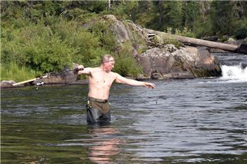 Wladimir Putin beim Angeln.