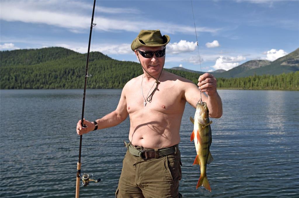 Wladimir Putin beim Angeln.