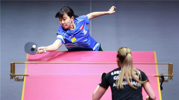 WM-Duell: Annett Kaufmann gegen die Chinesin Chen Xingtong.
