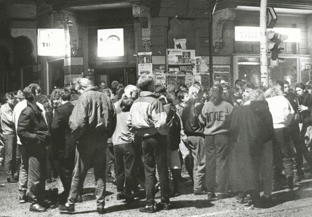 "Alte Bürger": Filmregisseur ist dem Mythos "Wally" auf der Spur Wo ein Nachtbummel in den 70er und 80er Jahren begann und meist auch endete: Das „Wally“ in der „Alten Bürger“.