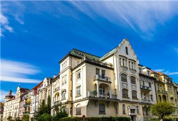 Ein Haus in Bogenhausen in München. Wohnen in München-Bogenhausen ist teuer. Über 15.000 Euro kostet hier der Quadratmeter.