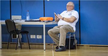 Wolfgang Grube arbeitet weiter am Etat für die ProA. Eine definitive Aussage, dass es in der 2. Liga weitergeht, gibt es vom Eisbären-Geschäftsführer aber nicht.