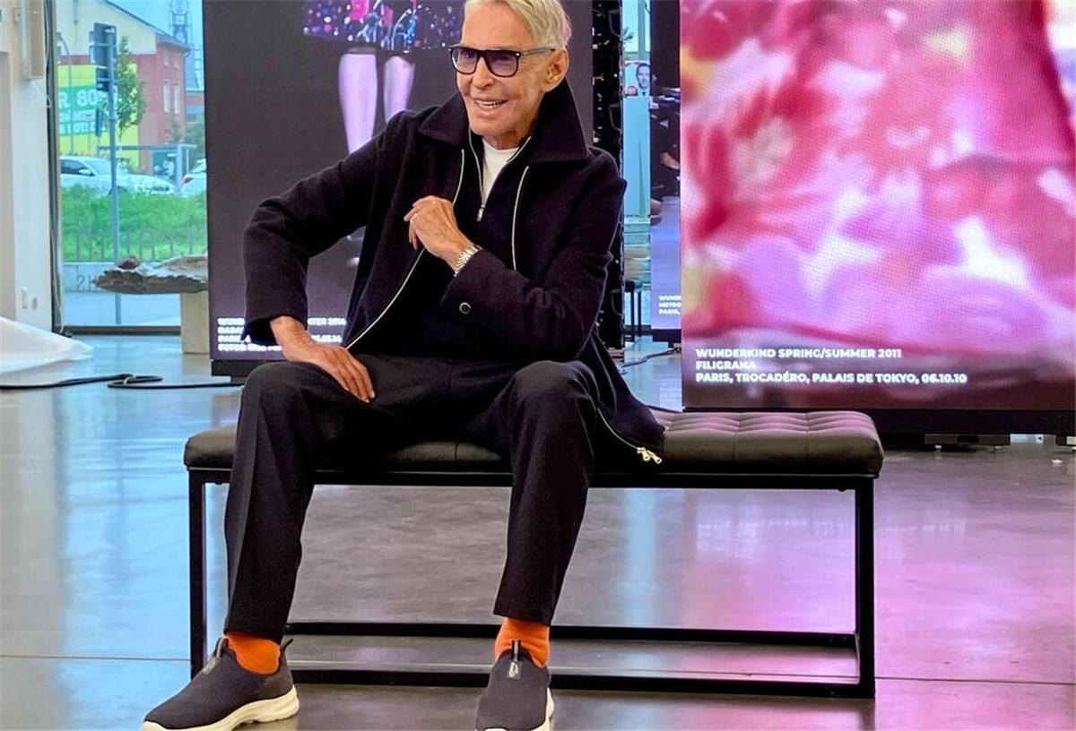 Wolfgang Joop ist mehr als ein Modedesigner - das zeigt er in einer Ausstellung über sein Lebenswerk im Kunstraum Potsdam. 