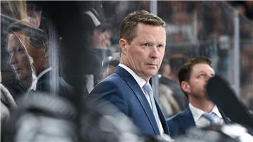 Wolfsburgs Eishockey-Trainer Mike Stewart freut sich über Vertragsverlängerung mit Robin Veber